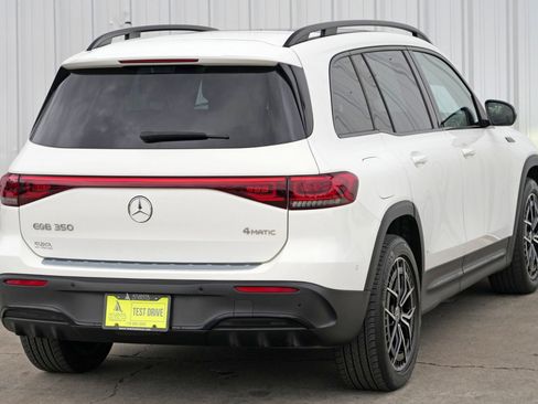Used 2022 Mercedes-Benz EQB 350 4MATIC image 52