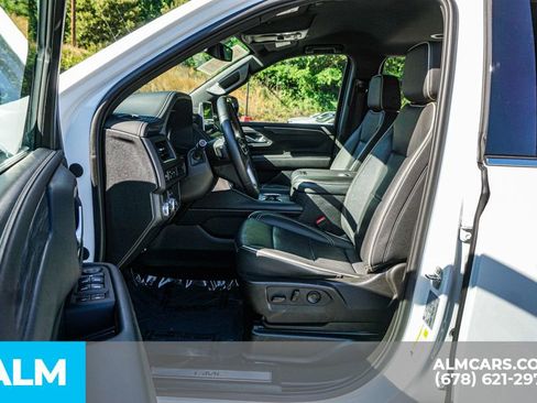 Used 2024 GMC Yukon XL SLT RWD image 21