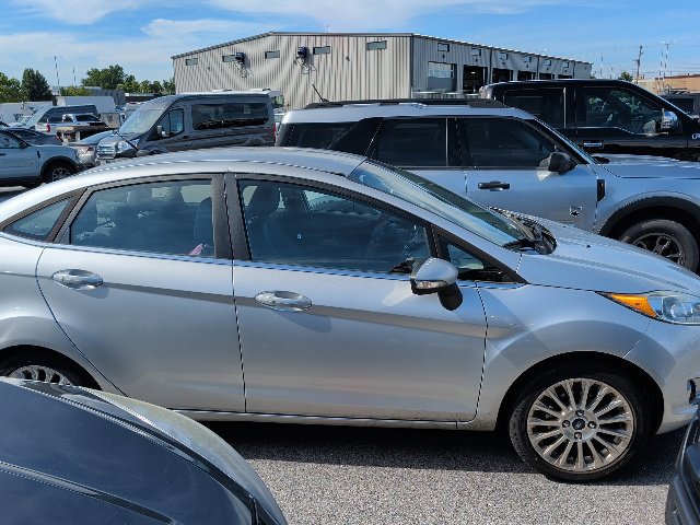 Used 2014 Ford Fiesta Titanium FWD image 4