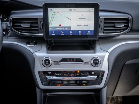 Used 2021 Ford Explorer XLT w/ Equipment Group 202A image 31