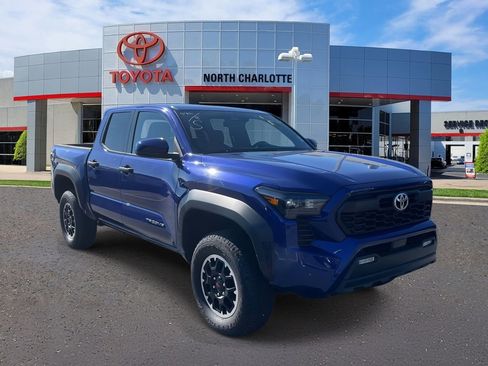 Used 2025 Toyota Tacoma TRD Off-Road image 1