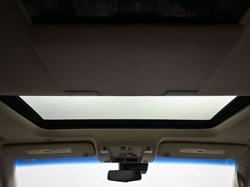 Used 2018 Cadillac Escalade ESV Luxury image 58