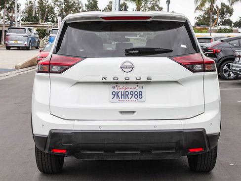 Used 2024 Nissan Rogue S image 7