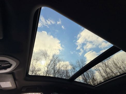 Used 2017 Porsche Macan image 37