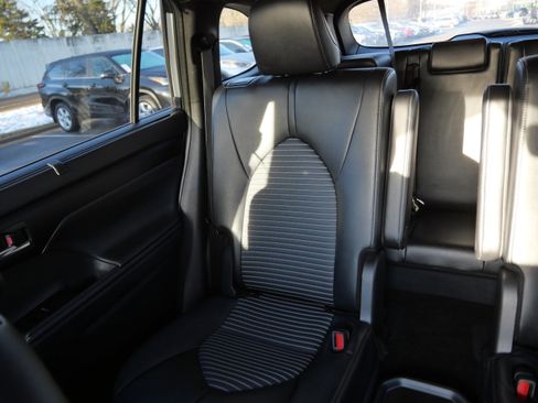 Certified 2025 Toyota Highlander XSE image 13