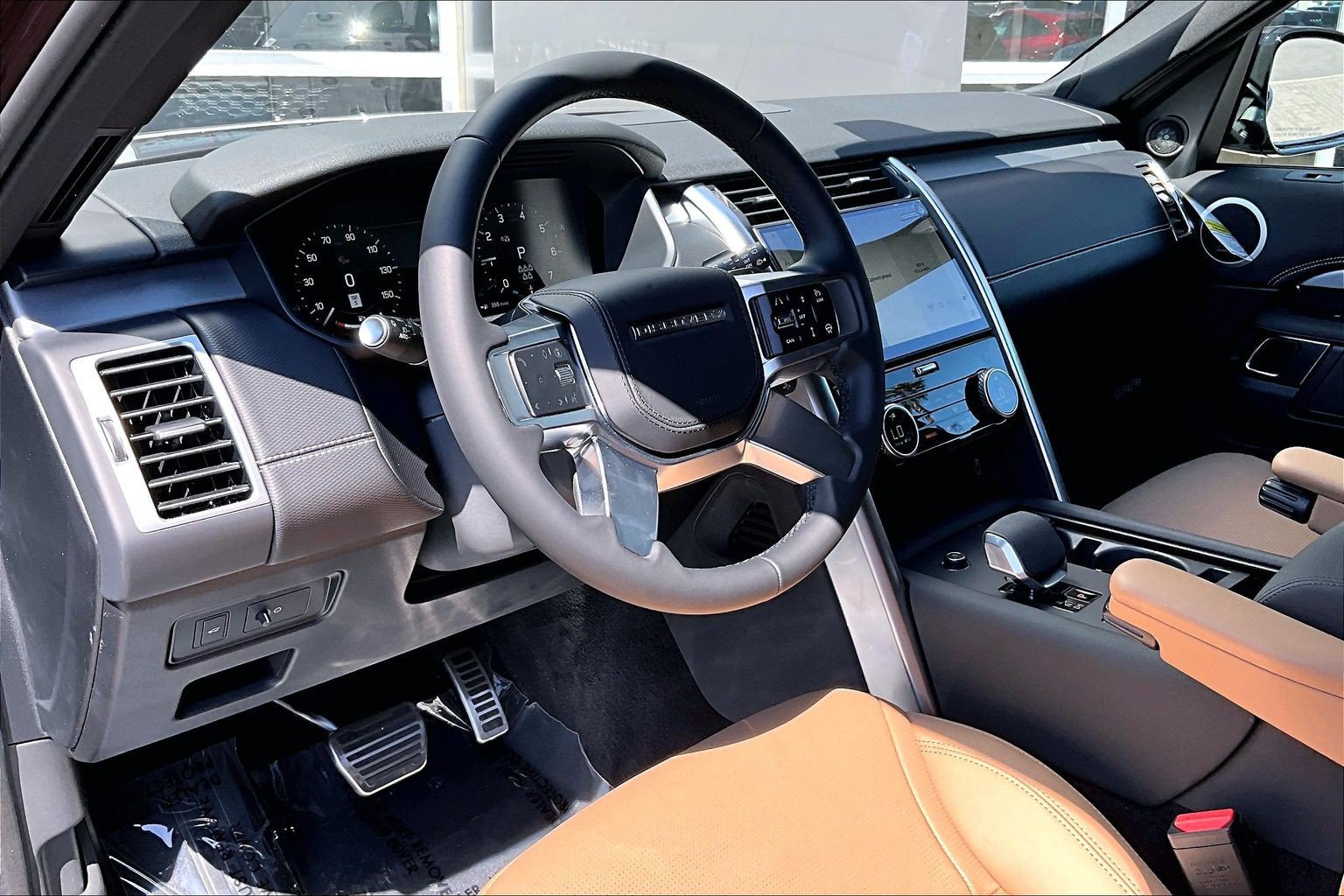 New 2026 Land Rover Discovery Limited Edition AWD/4WD image 6