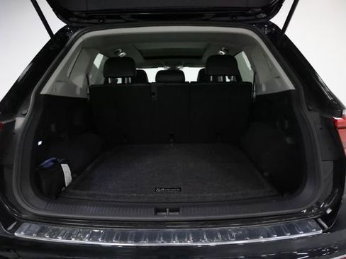 Used 2022 Volkswagen Tiguan SE image 13