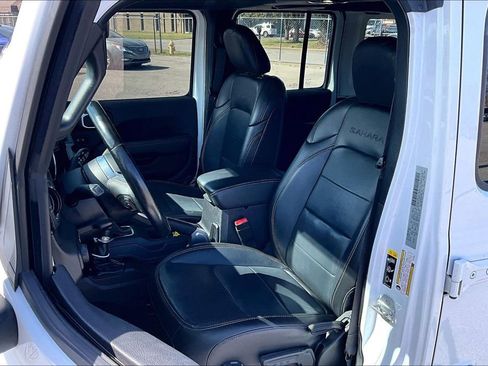 Used 2020 Jeep Wrangler Unlimited Sahara image 33