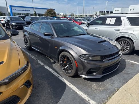 Used 2022 Dodge Charger Scat Pack RWD image 2