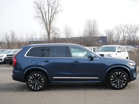 New 2026 Volvo XC90 T8 Plus w/ Protection Package Premier AWD/4WD image 2