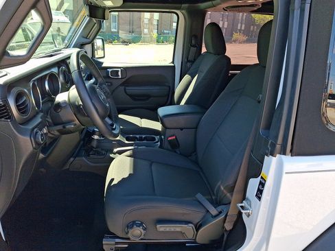 Used 2022 Jeep Wrangler Sport AWD/4WD image 13