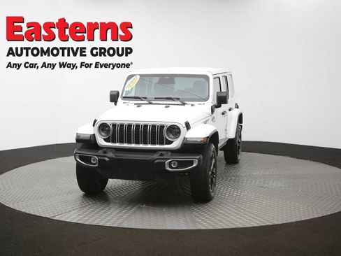 Used 2025 Jeep Wrangler Unlimited Sahara w/ Safety Group AWD/4WD image 55