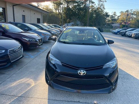 Used 2017 Toyota Corolla LE image 3