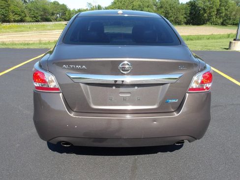 Used 2014 Nissan Altima 2.5 SL w/ Moonroof Package FWD image 4