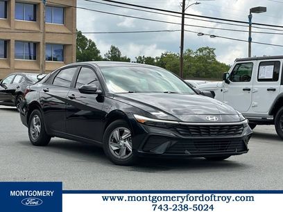 Used 2025 Hyundai Elantra SE