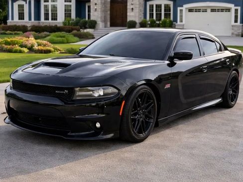 Used 2018 Dodge Charger R/T Scat Pack image 1