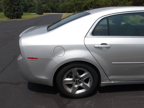 Used 2010 Chevrolet Malibu LT w/ Power Convenience Package FWD image 28