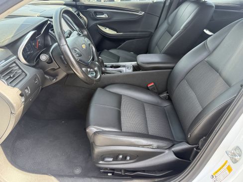 Used 2019 Chevrolet Impala LT FWD image 15