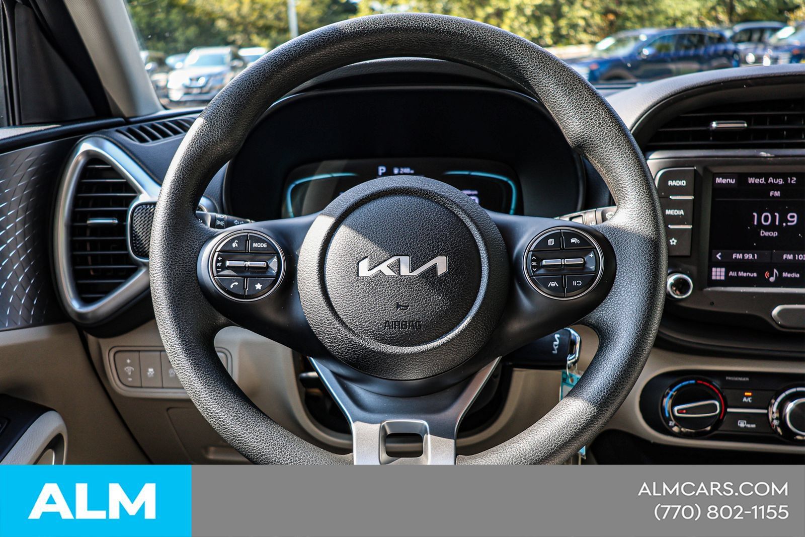 Used 2025 Kia Soul LX w/ LX Technology Package FWD image 23