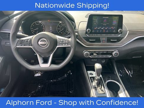 Used 2024 Nissan Altima 2.5 SV FWD image 9