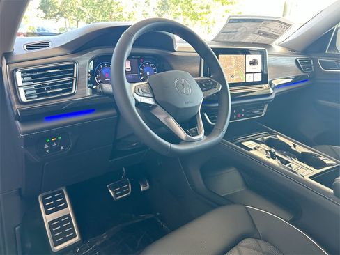 New 2026 Volkswagen Atlas SEL Premium R-Line image 15