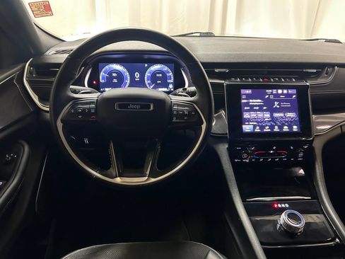 Used 2022 Jeep Grand Cherokee L Laredo AWD/4WD image 3