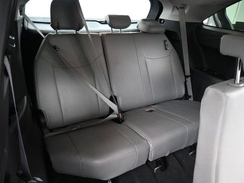 Used 2025 Toyota Sienna XLE FWD image 16