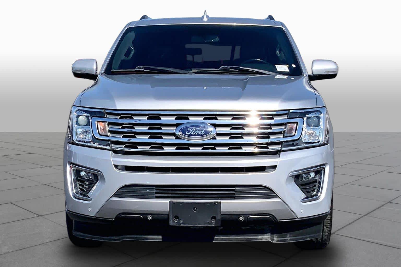 Used 2018 Ford Expedition Max Limited RWD image 4