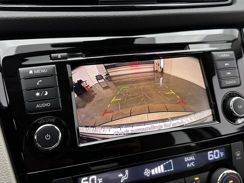 Used 2020 Nissan Rogue Sport SV image 17