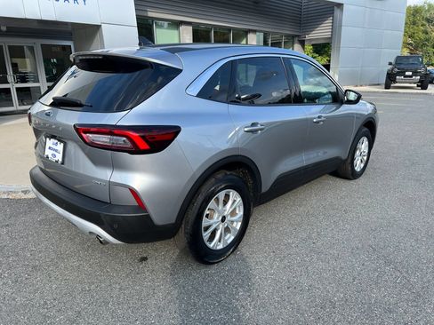 Used 2023 Ford Escape Active w/ Tech Pack #1 AWD/4WD image 6
