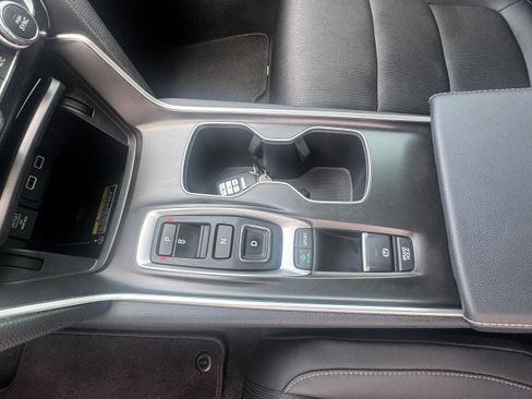 Used 2021 Honda Accord Sport image 12