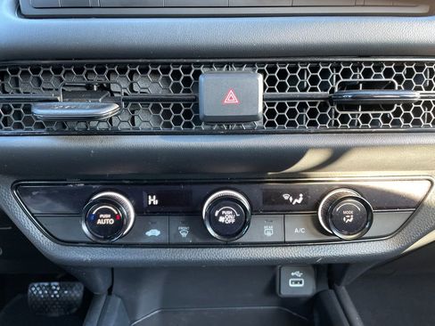 Used 2024 Honda HR-V LX image 11
