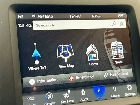 Used 2023 Jeep Cherokee Altitude Lux image 13