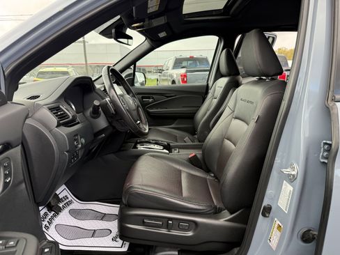Used 2023 Honda Ridgeline Black Edition image 13