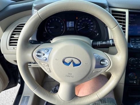Used 2013 INFINITI FX37 AWD w/ Premium Pkg image 18