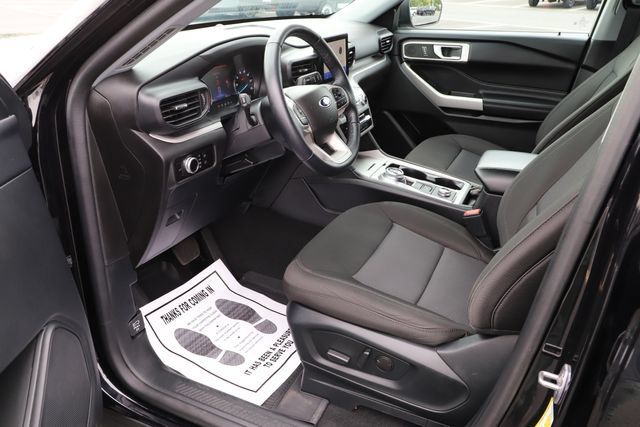 Used 2023 Ford Explorer XLT AWD/4WD image 10