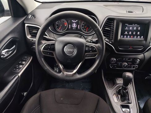 Used 2019 Jeep Cherokee Latitude w/ Popular Appearance Group image 19