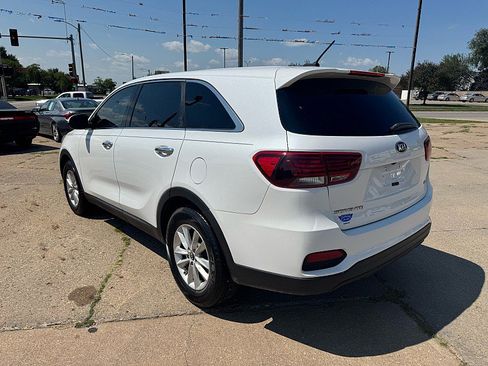 Used 2020 Kia Sorento LX FWD image 4