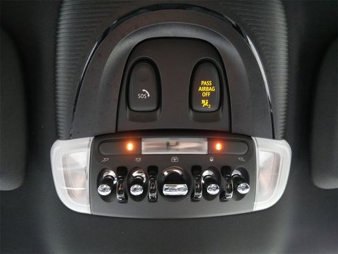 Used 2022 MINI Cooper Countryman S w/ Premium Package image 25
