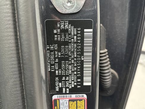 Used 2025 Kia Sportage SX AWD/4WD image 24