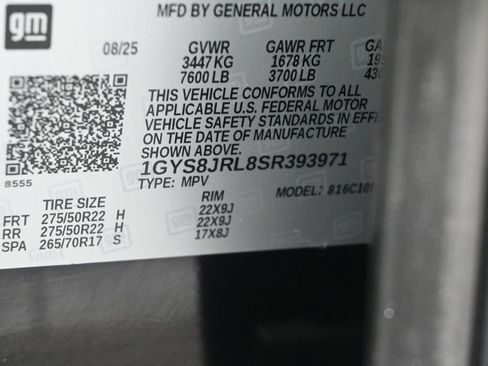 Certified 2025 Cadillac Escalade ESV Luxury RWD image 11