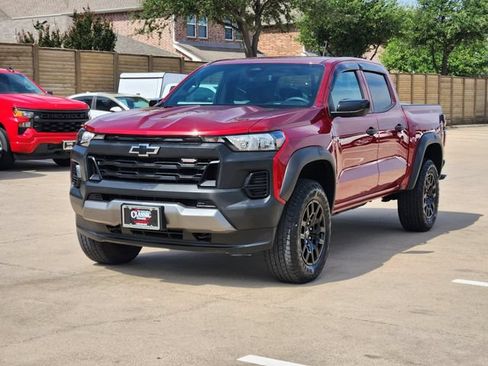 Used 2024 Chevrolet Colorado Trail Boss w/ Advanced Trailering Package AWD/4WD image 11