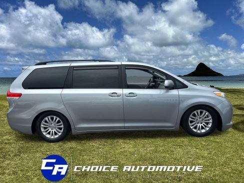 Used 2011 Toyota Sienna XLE image 8