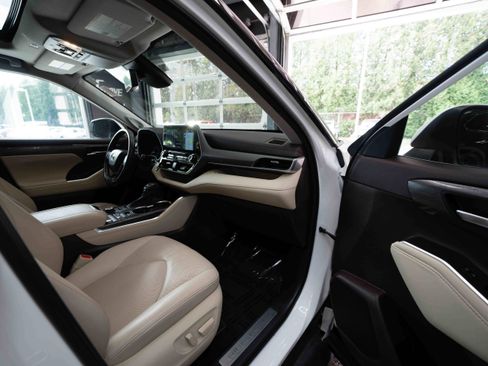 Used 2020 Toyota Highlander Limited AWD/4WD image 27