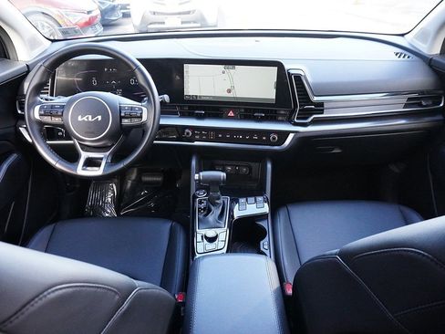 Used 2025 Kia Sportage EX image 38