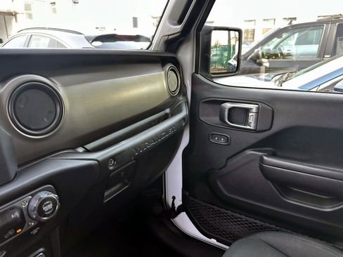 Used 2021 Jeep Wrangler Unlimited Sport AWD/4WD image 28