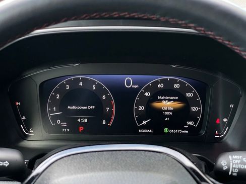 Used 2025 Honda Pilot Black Edition image 13