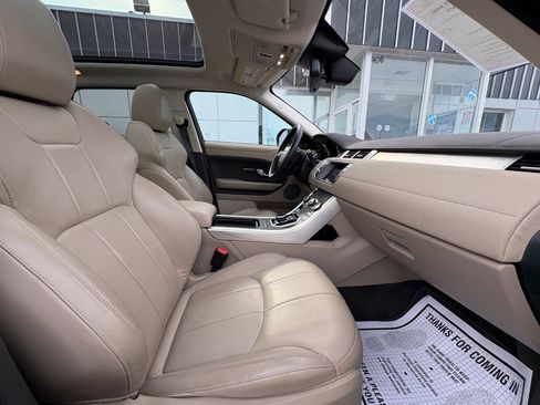 Used 2017 Land Rover Range Rover Evoque SE AWD/4WD image 19