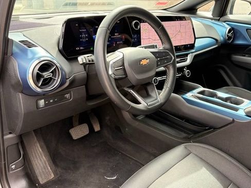 Used 2024 Chevrolet Equinox EV LT FWD image 13