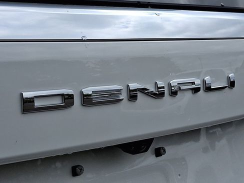 New 2026 GMC Yukon Denali AWD/4WD image 18